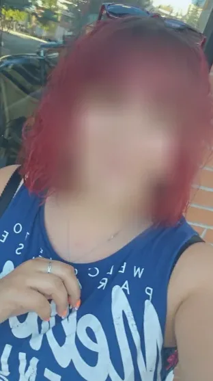 Alexandra, 28