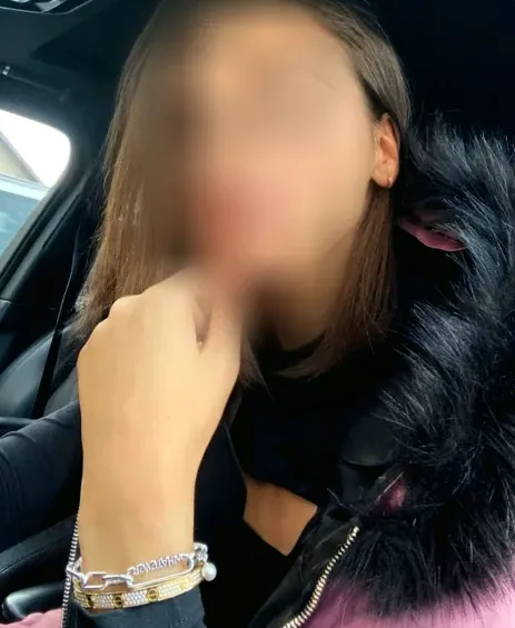Melanie, 28