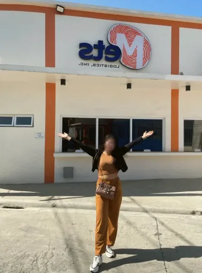 Nikolina, 25