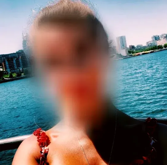 Sabine, 40