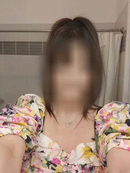Sabine, 39